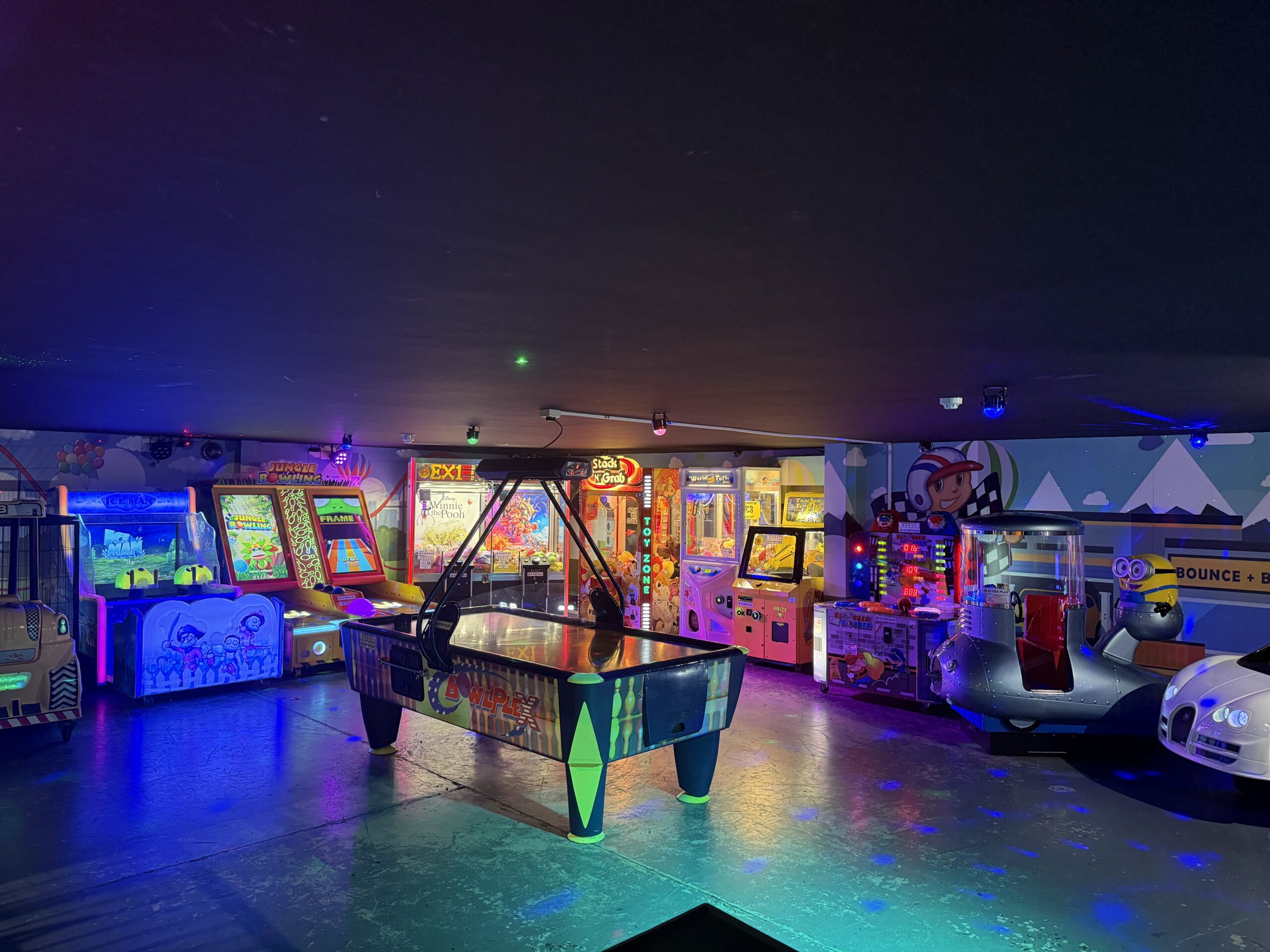 Arcade games at Bounce n Beyond